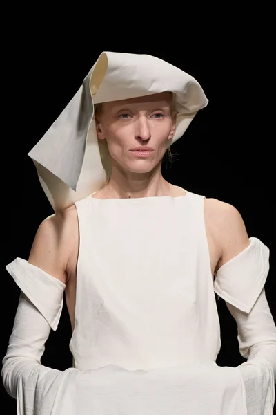 Look 8